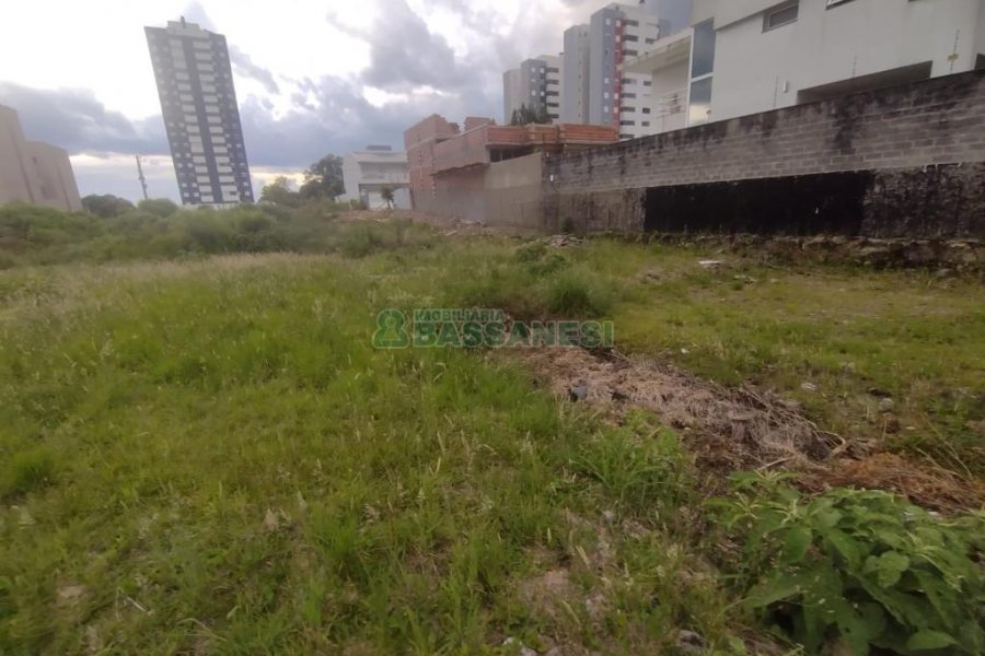Terreno com 856m², no bairro Vila Verde em Caxias do Sul para Comprar