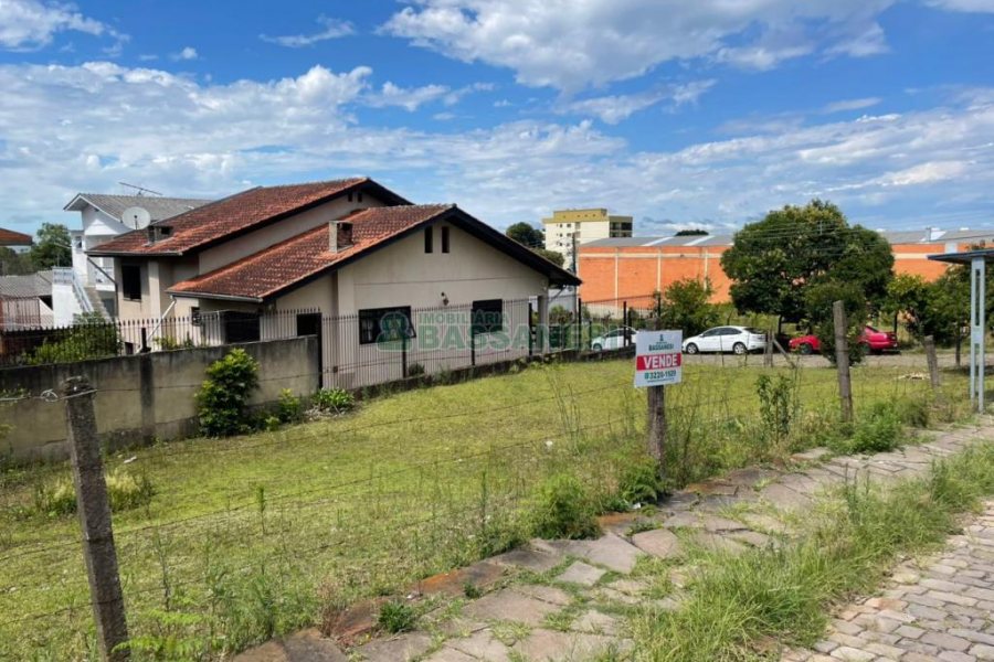Terreno com 450m², no bairro Bela Vista em Caxias do Sul para Comprar