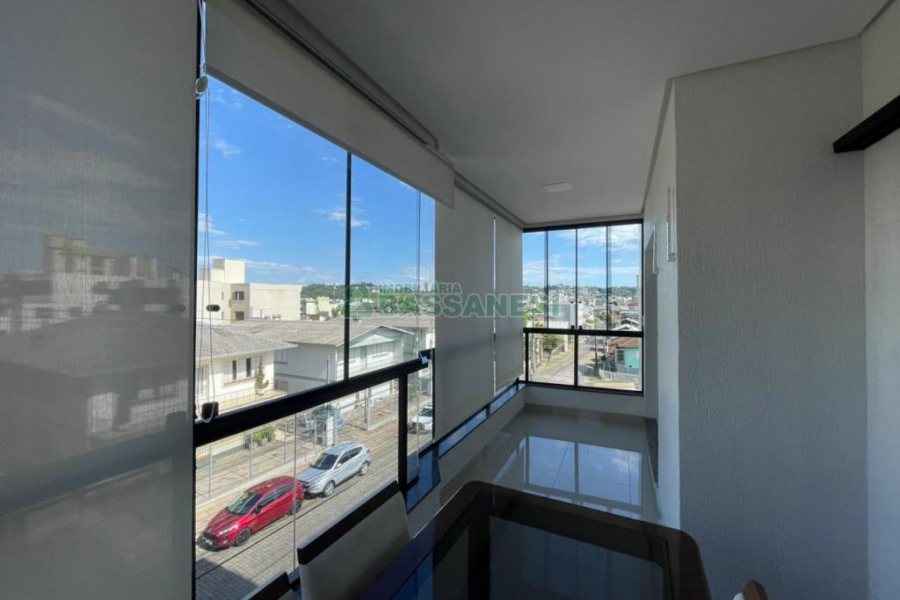 Apartamento com 108m², 3 dormitórios, 1 vaga, no bairro Pio X em Caxias do Sul para Comprar