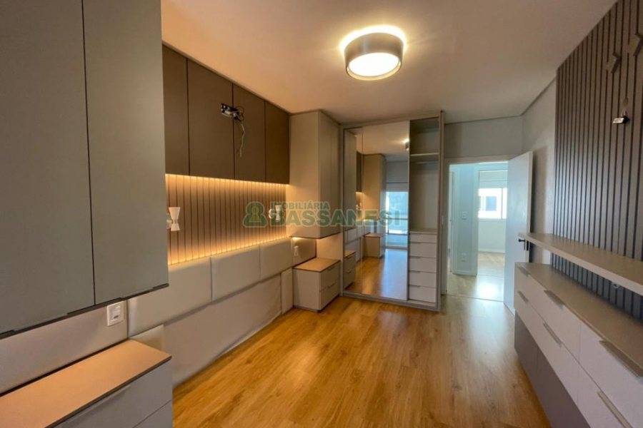 Apartamento com 108m², 3 dormitórios, 1 vaga, no bairro Pio X em Caxias do Sul para Comprar