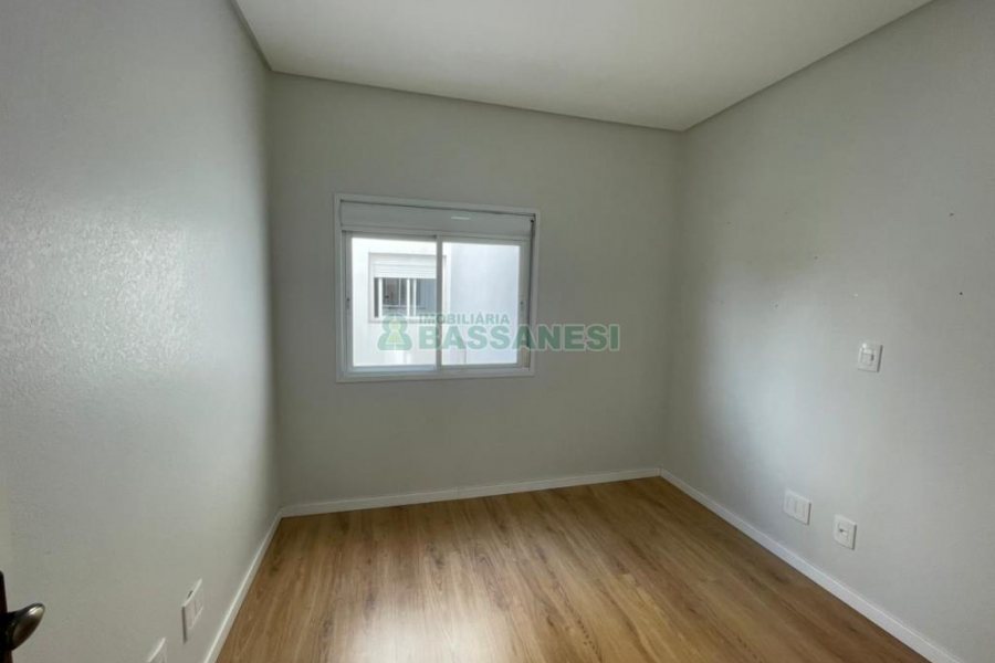 Apartamento com 108m², 3 dormitórios, 1 vaga, no bairro Pio X em Caxias do Sul para Comprar