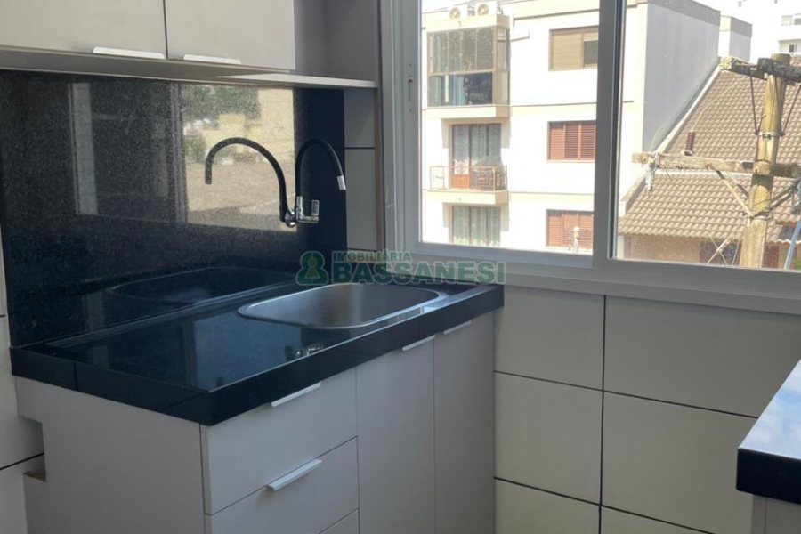 Apartamento com 108m², 3 dormitórios, 1 vaga, no bairro Pio X em Caxias do Sul para Comprar