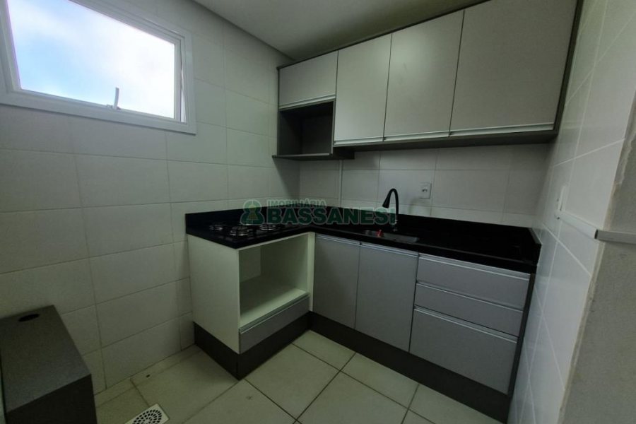 Apartamento com 48m², 2 dormitórios, -1 vaga, no bairro Industrial em Caxias do Sul para Alugar