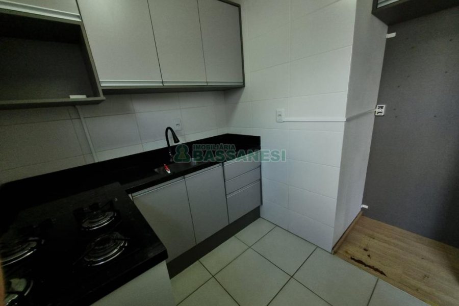Apartamento com 48m², 2 dormitórios, -1 vaga, no bairro Industrial em Caxias do Sul para Alugar