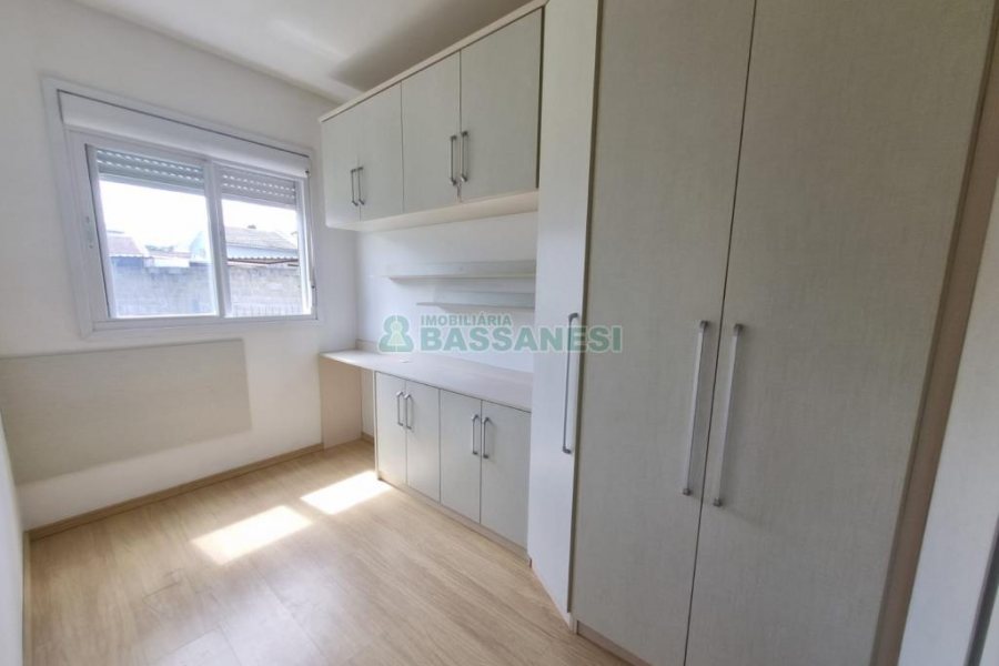 Apartamento com 48m², 2 dormitórios, -1 vaga, no bairro Industrial em Caxias do Sul para Alugar