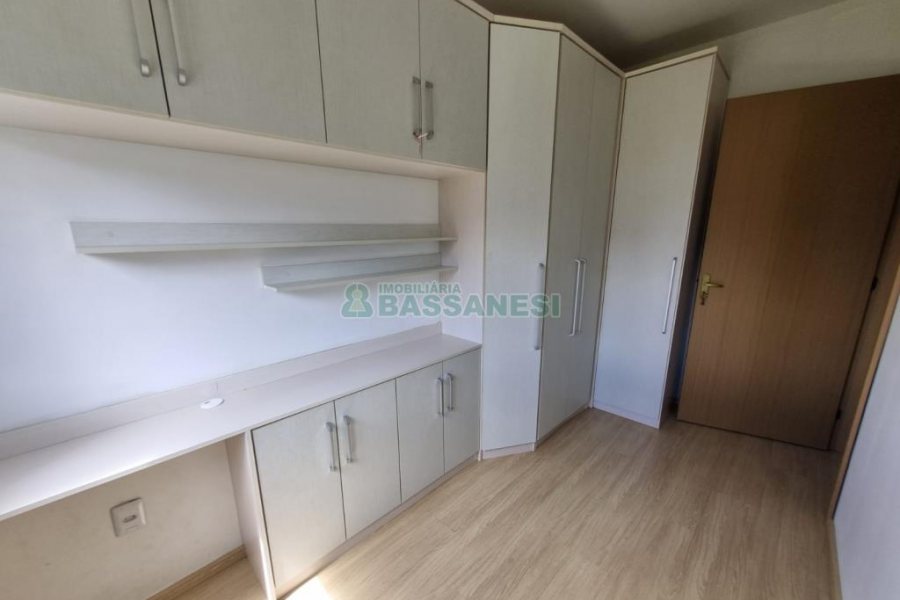 Apartamento com 48m², 2 dormitórios, -1 vaga, no bairro Industrial em Caxias do Sul para Alugar