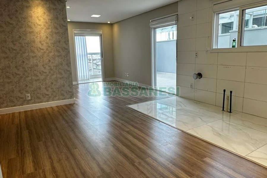 Apartamento com 109m², 2 dormitórios, 2 vagas, no bairro Morada dos Alpes em Caxias do Sul para Alugar