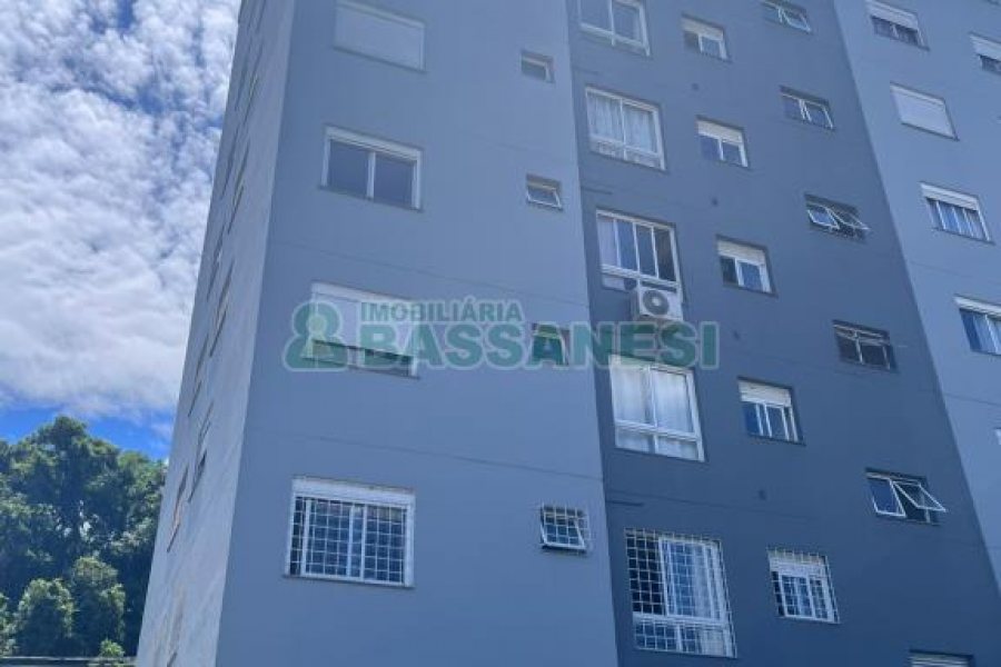 Apartamento com 48m², 2 dormitórios, 1 vaga, no bairro Pioneiro em Caxias do Sul para Comprar