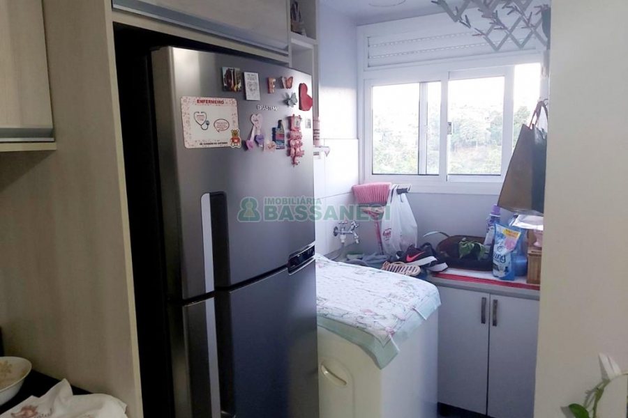 Apartamento com 48m², 2 dormitórios, 1 vaga, no bairro Pioneiro em Caxias do Sul para Comprar