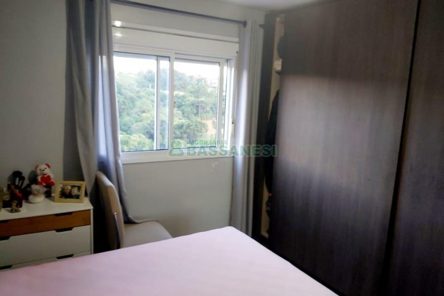 Apartamento com 48m², 2 dormitórios, 1 vaga, no bairro Pioneiro em Caxias do Sul para Comprar