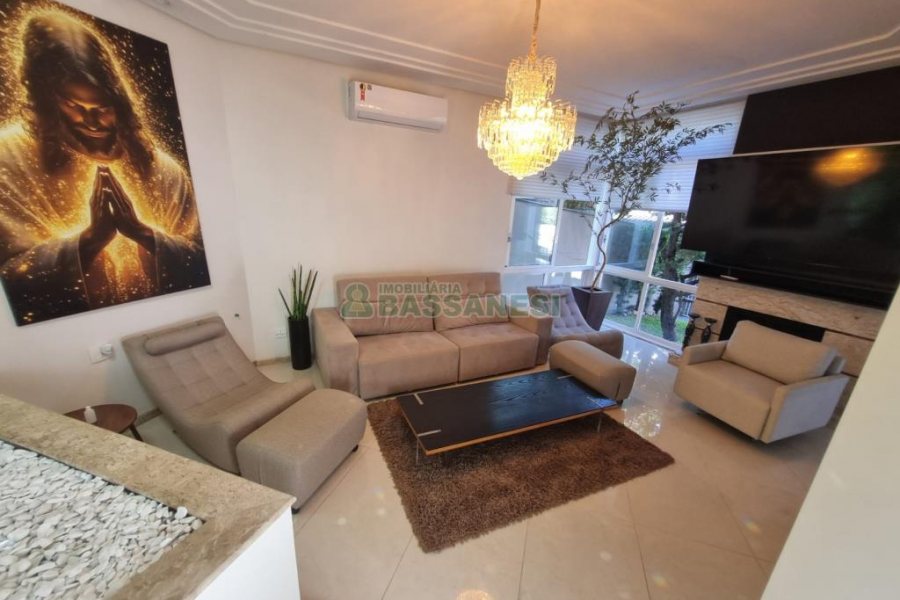 Casa com 393m², 3 dormitórios, 4 vagas, no bairro Cinqüentenário em Caxias do Sul para Alugar ou Comprar