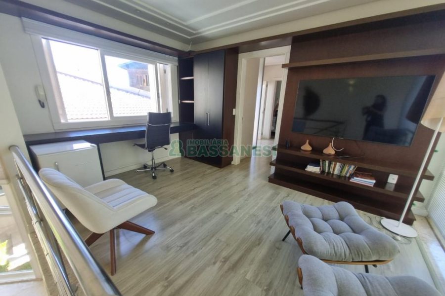 Casa com 393m², 3 dormitórios, 4 vagas, no bairro Cinqüentenário em Caxias do Sul para Alugar ou Comprar