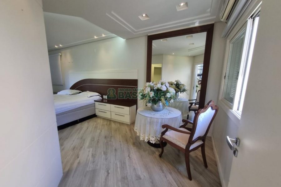 Casa com 393m², 3 dormitórios, 4 vagas, no bairro Cinqüentenário em Caxias do Sul para Alugar ou Comprar