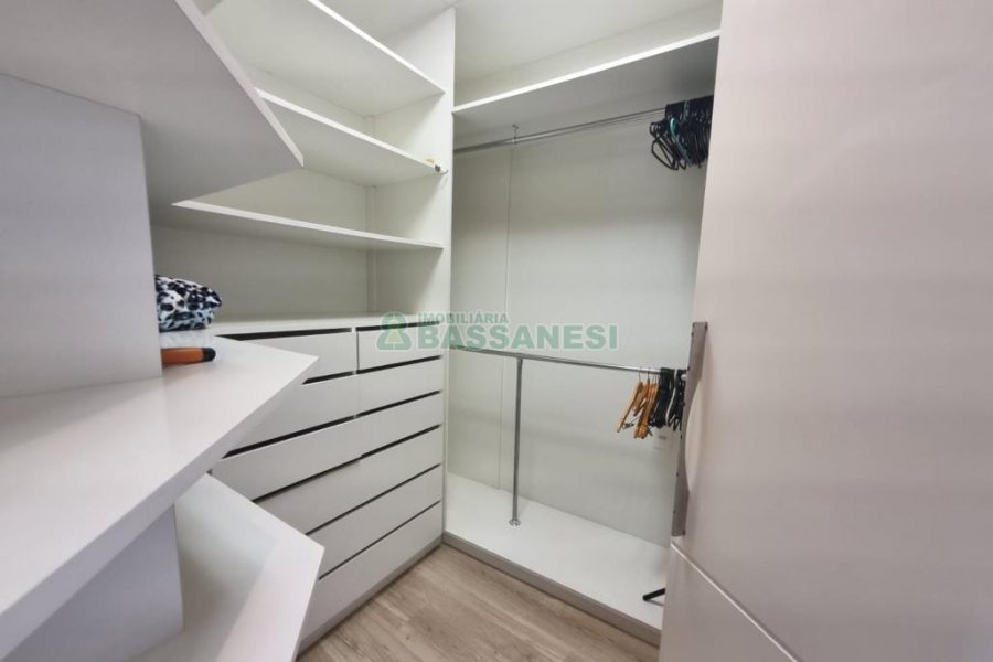 Casa com 393m², 3 dormitórios, 4 vagas, no bairro Cinqüentenário em Caxias do Sul para Alugar ou Comprar