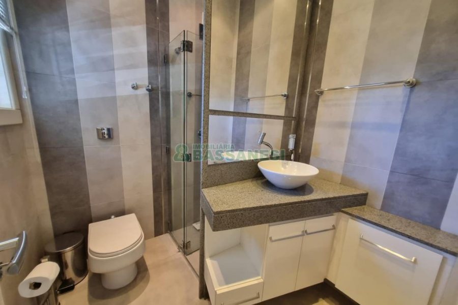 Casa com 393m², 3 dormitórios, 4 vagas, no bairro Cinqüentenário em Caxias do Sul para Alugar ou Comprar