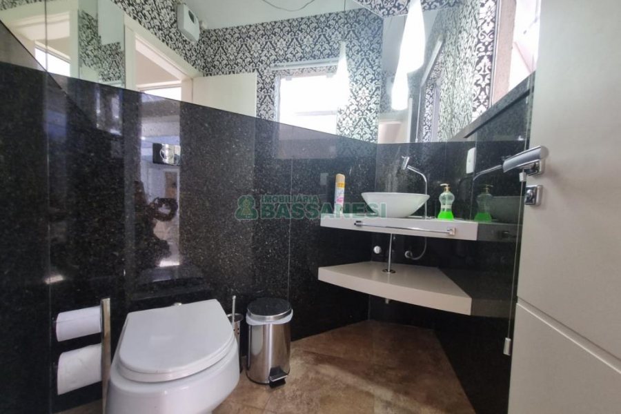 Casa com 393m², 3 dormitórios, 4 vagas, no bairro Cinqüentenário em Caxias do Sul para Alugar ou Comprar