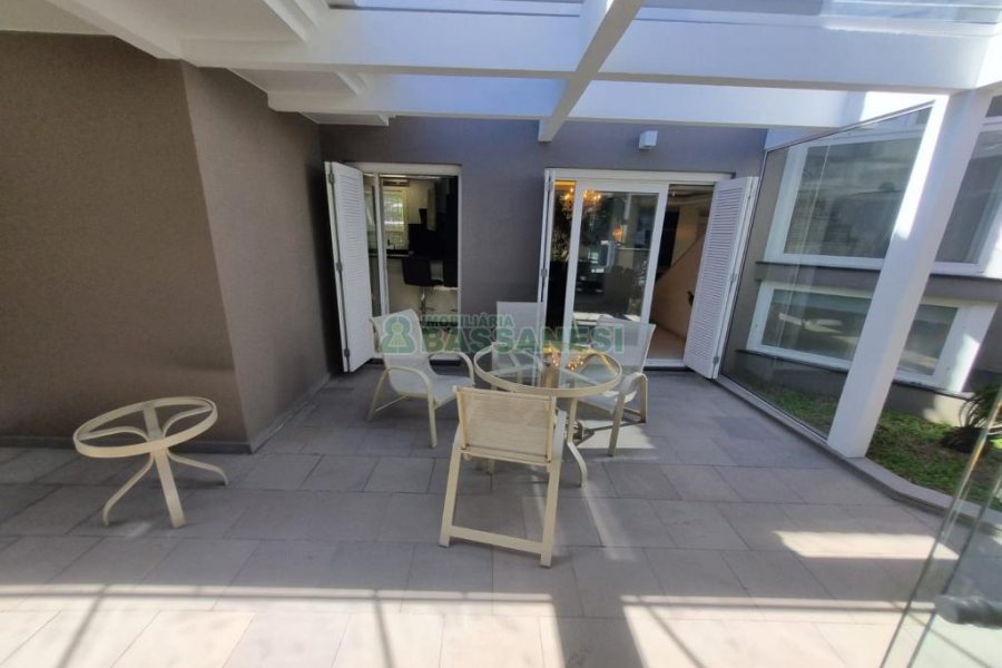 Casa com 393m², 3 dormitórios, 4 vagas, no bairro Cinqüentenário em Caxias do Sul para Alugar ou Comprar