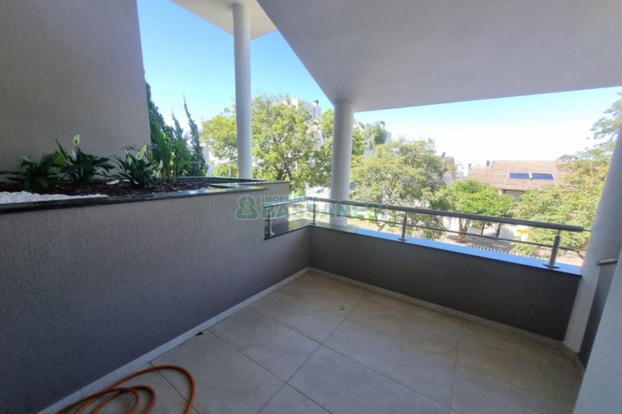 Casa com 393m², 3 dormitórios, 4 vagas, no bairro Cinqüentenário em Caxias do Sul para Alugar ou Comprar