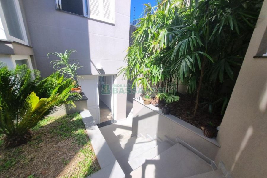 Casa com 393m², 3 dormitórios, 4 vagas, no bairro Cinqüentenário em Caxias do Sul para Alugar ou Comprar