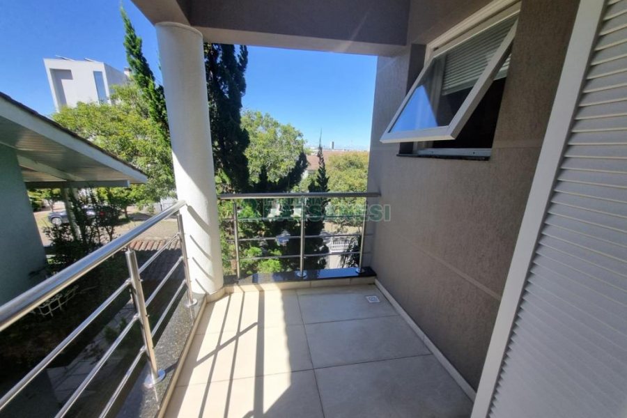 Casa com 393m², 3 dormitórios, 4 vagas, no bairro Cinqüentenário em Caxias do Sul para Alugar ou Comprar