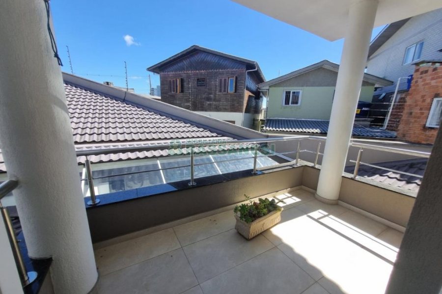 Casa com 393m², 3 dormitórios, 4 vagas, no bairro Cinqüentenário em Caxias do Sul para Alugar ou Comprar