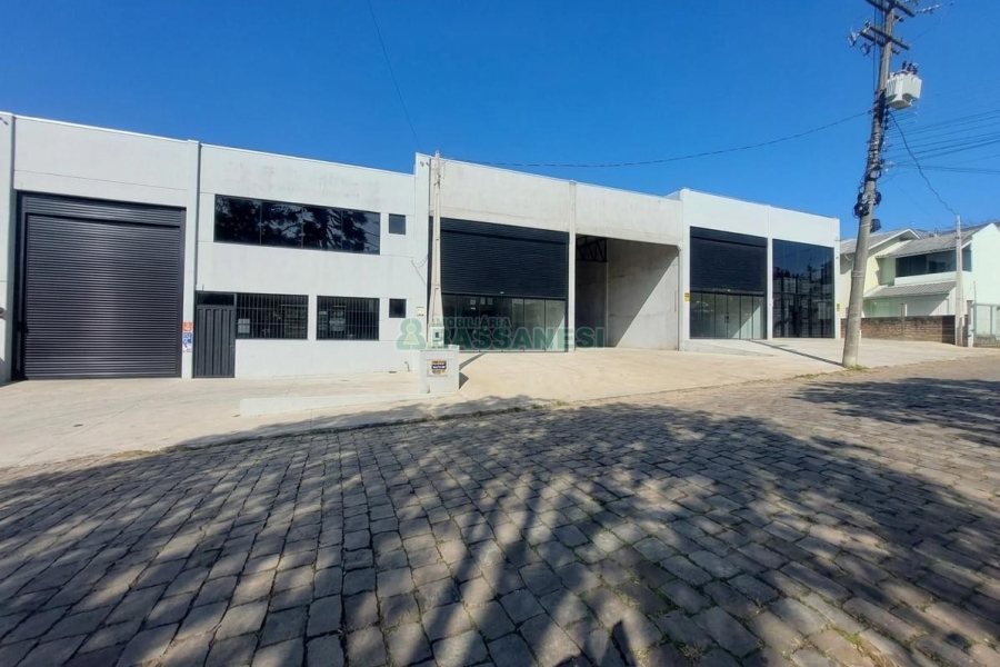 Pavilhão com 330m², no bairro Tijuca em Caxias do Sul para Alugar