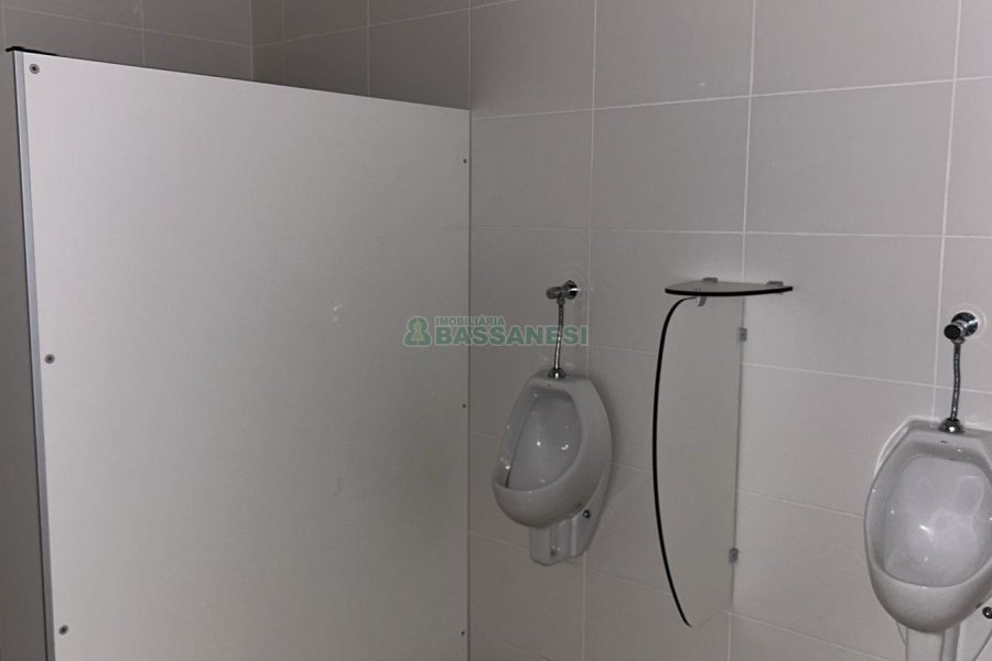 Sala com 480m², no bairro Centro em Caxias do Sul para Alugar