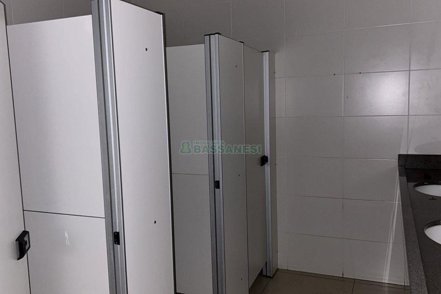 Sala com 480m², no bairro Centro em Caxias do Sul para Alugar