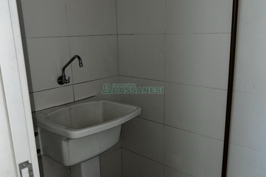 Sala com 480m², no bairro Centro em Caxias do Sul para Alugar