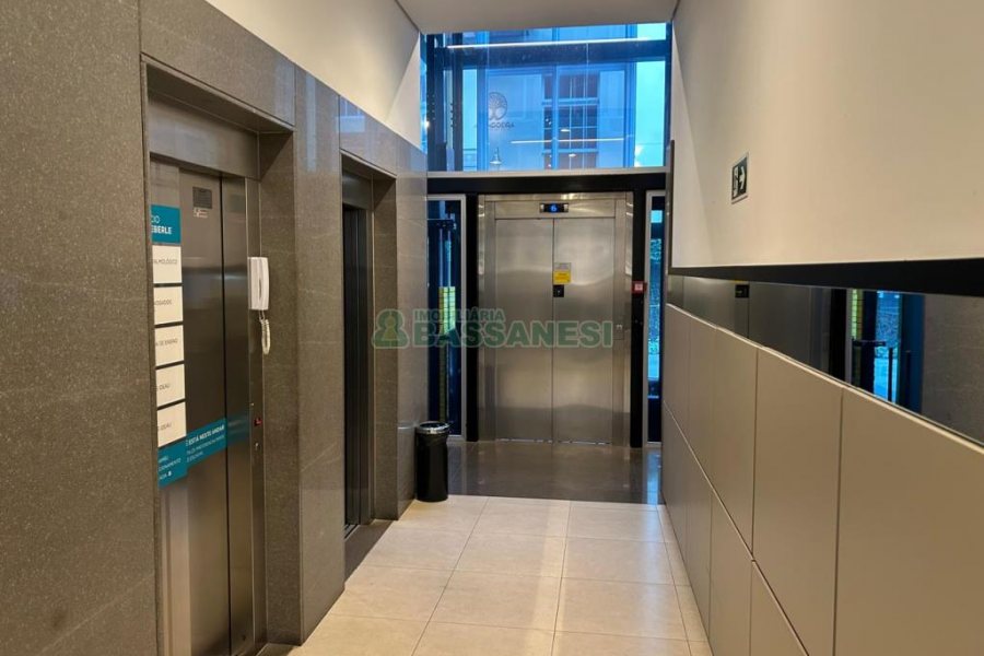 Sala com 480m², no bairro Centro em Caxias do Sul para Alugar