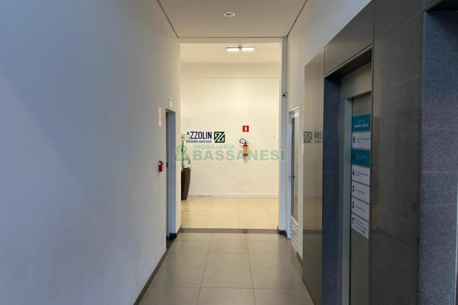 Sala com 480m², no bairro Centro em Caxias do Sul para Alugar