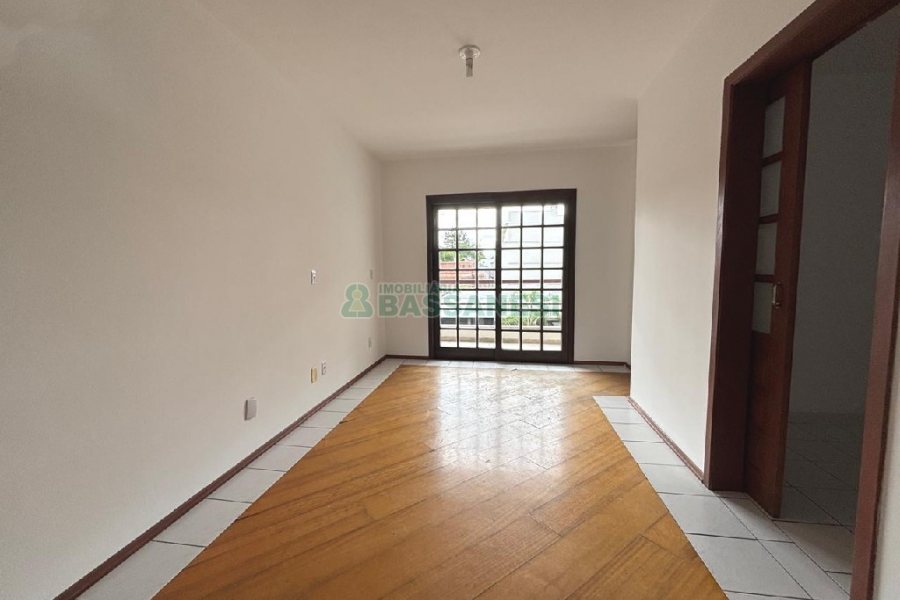 Apto Mobiliado com 220m², 3 dormitórios, 2 vagas, no bairro Medianeira em Caxias do Sul para Alugar