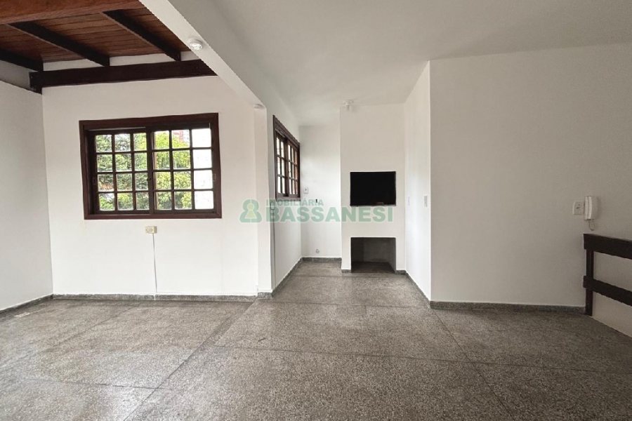 Apto Mobiliado com 220m², 3 dormitórios, 2 vagas, no bairro Medianeira em Caxias do Sul para Alugar