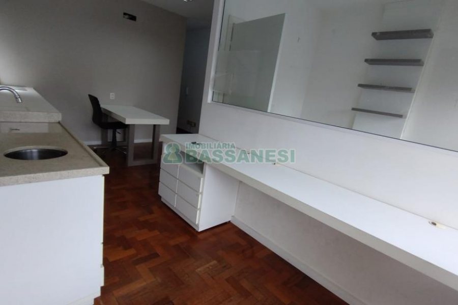 Sala com 50m², 1 vaga, no bairro Rio Branco em Caxias do Sul para Alugar