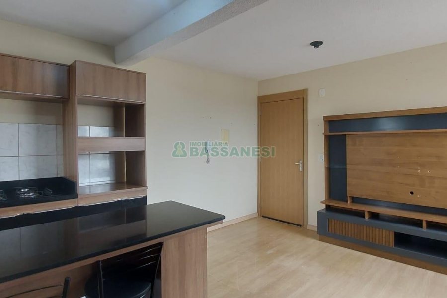 Apartamento com 44m², 2 dormitórios, 1 vaga, no bairro Nossa Senhora das Graças em Caxias do Sul para Alugar