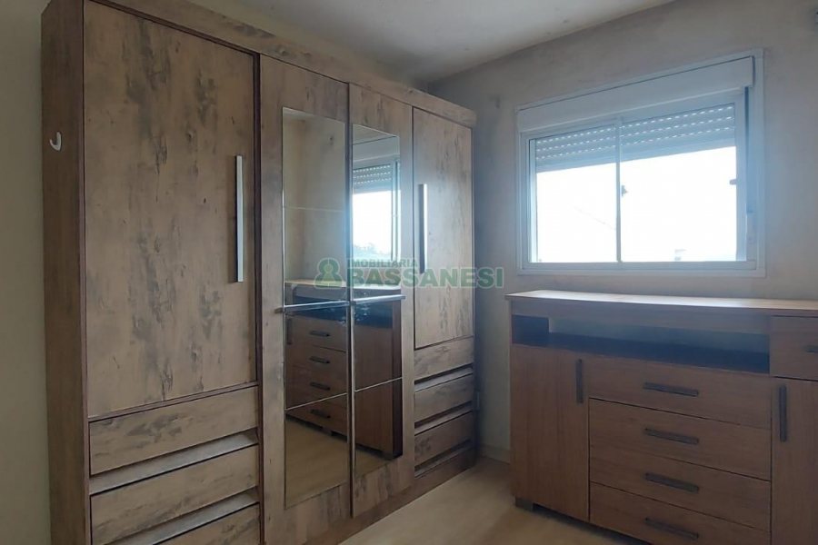 Apartamento com 44m², 2 dormitórios, 1 vaga, no bairro Nossa Senhora das Graças em Caxias do Sul para Alugar