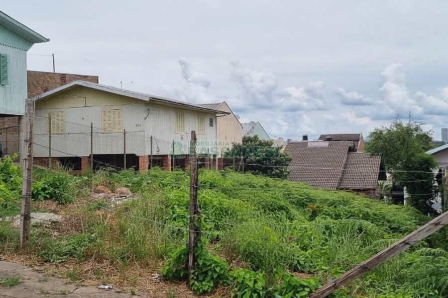 Terreno, no bairro Santa Lúcia em Caxias do Sul para Comprar