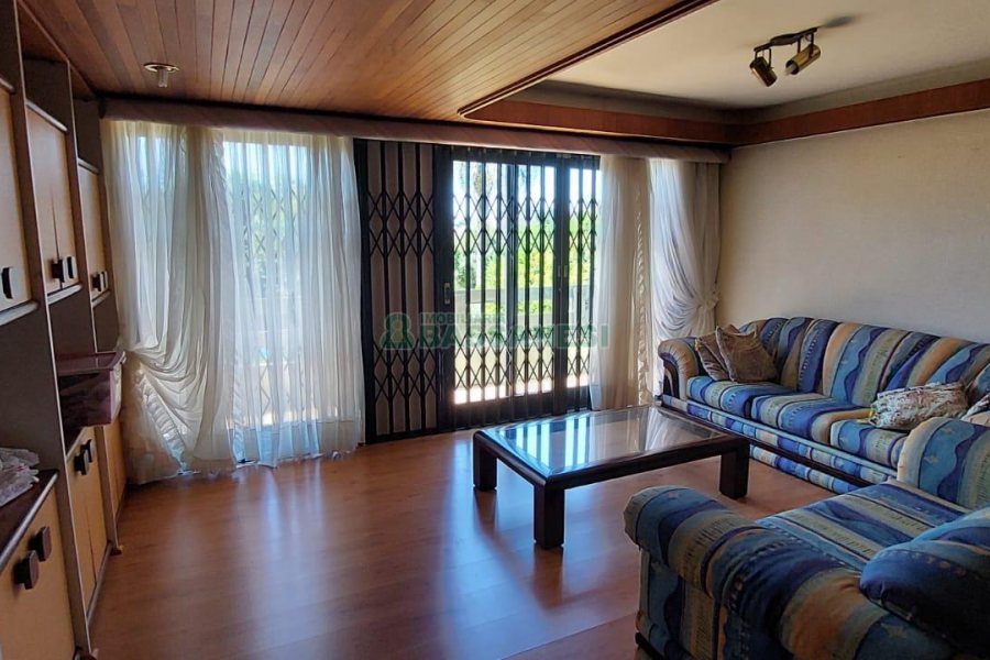 Casa com 400m², 4 dormitórios, 2 vagas, no bairro Petrópolis em Caxias do Sul para Alugar
