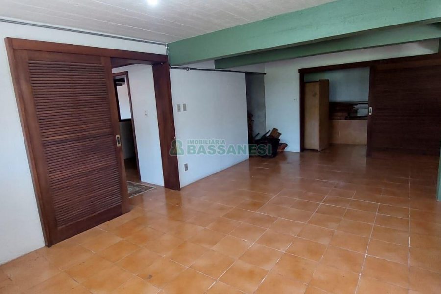Casa com 400m², 4 dormitórios, 2 vagas, no bairro Petrópolis em Caxias do Sul para Alugar