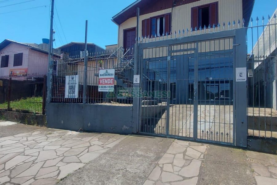 Casa com 172m², 1 vaga, no bairro Nossa Senhora de Fátima em Caxias do Sul para Comprar