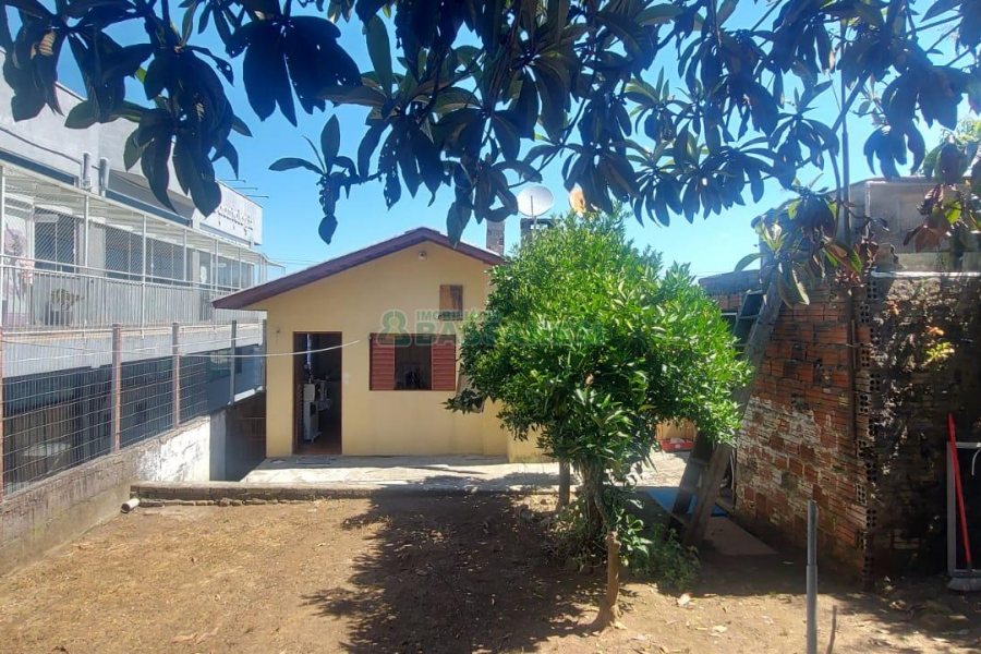 Casa com 172m², 1 vaga, no bairro Nossa Senhora de Fátima em Caxias do Sul para Comprar