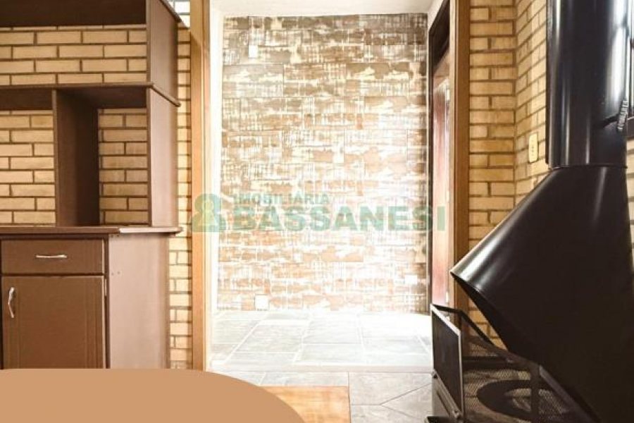 Casa com 215m², 3 dormitórios, 4 vagas, no bairro Santa Lúcia em Caxias do Sul para Comprar