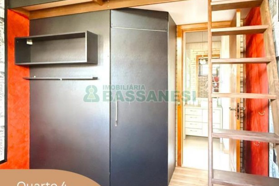 Casa com 215m², 3 dormitórios, 4 vagas, no bairro Santa Lúcia em Caxias do Sul para Comprar