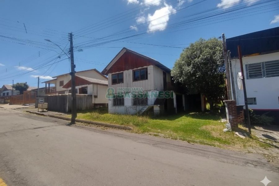 Casa, 2 dormitórios, no bairro São Ciro em Caxias do Sul para Comprar