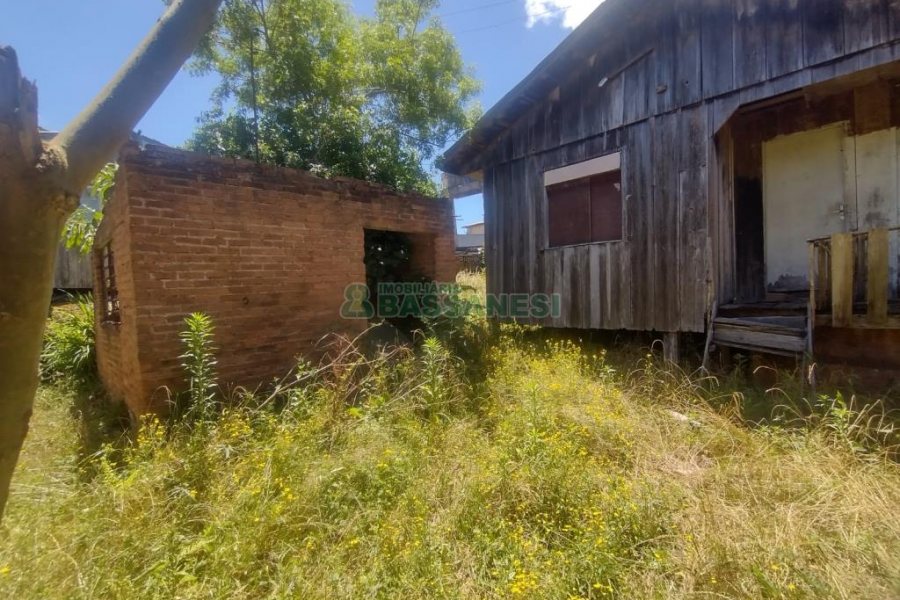 Casa, 2 dormitórios, no bairro São Ciro em Caxias do Sul para Comprar