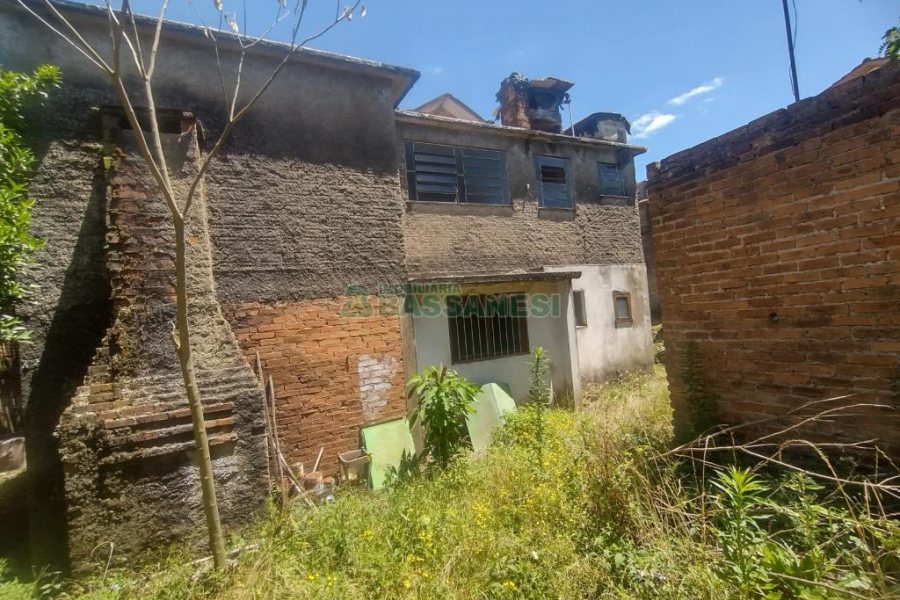 Casa, 2 dormitórios, no bairro São Ciro em Caxias do Sul para Comprar