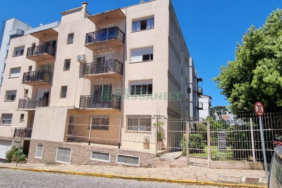 Apartamento com 88m², 2 dormitórios, 1 vaga, no bairro Madureira em Caxias do Sul para Comprar