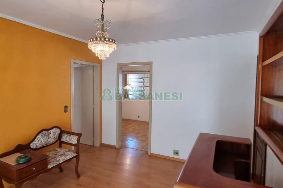 Apartamento com 88m², 2 dormitórios, 1 vaga, no bairro Madureira em Caxias do Sul para Comprar