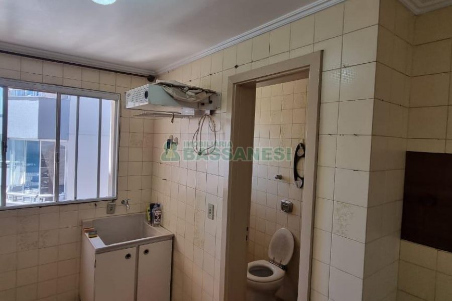 Apartamento com 88m², 2 dormitórios, 1 vaga, no bairro Madureira em Caxias do Sul para Comprar