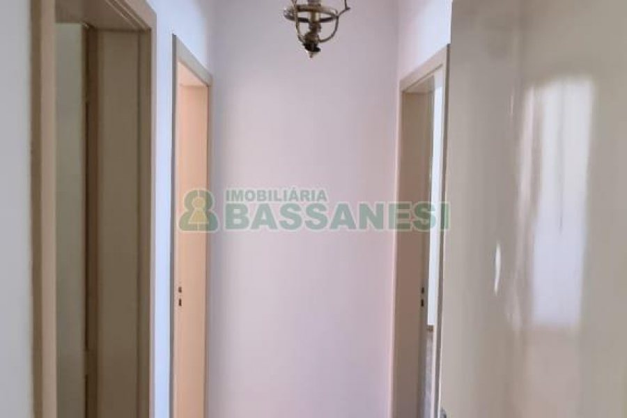 Apartamento com 88m², 2 dormitórios, 1 vaga, no bairro Madureira em Caxias do Sul para Comprar